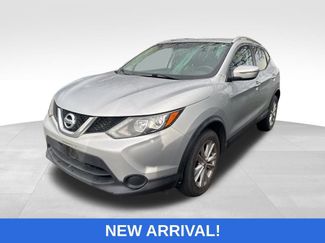 Used 2017 Nissan Rogue Sport SV video 1
