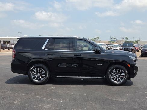 Used 2024 Chevrolet Tahoe LT w/ Luxury Package RWD image 7