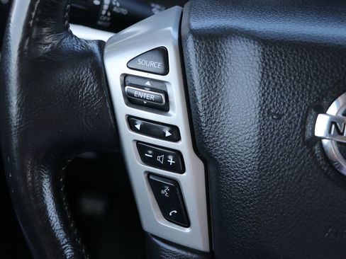 Used 2019 Nissan Titan PRO-4X w/ Pro-4x Convenience Package image 18