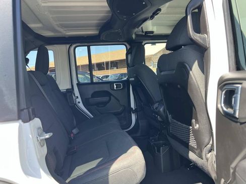 Used 2026 Jeep Wrangler Unlimited Rubicon AWD/4WD image 33