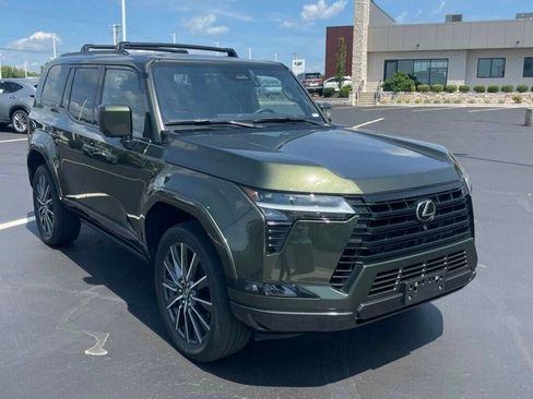Used 2024 Lexus GX 550 w/ Cold Area Package AWD/4WD image 4