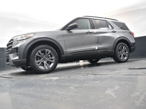 New 2026 Ford Explorer Active w/ Active Comfort Package image 14