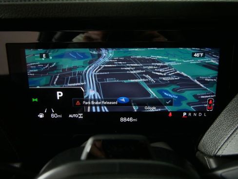 Used 2025 GMC Yukon Denali w/ Advanced Technology Package image 35