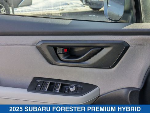 Used 2025 Subaru Forester Premium image 13
