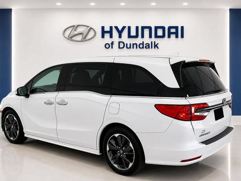 Used 2023 Honda Odyssey Elite image 2