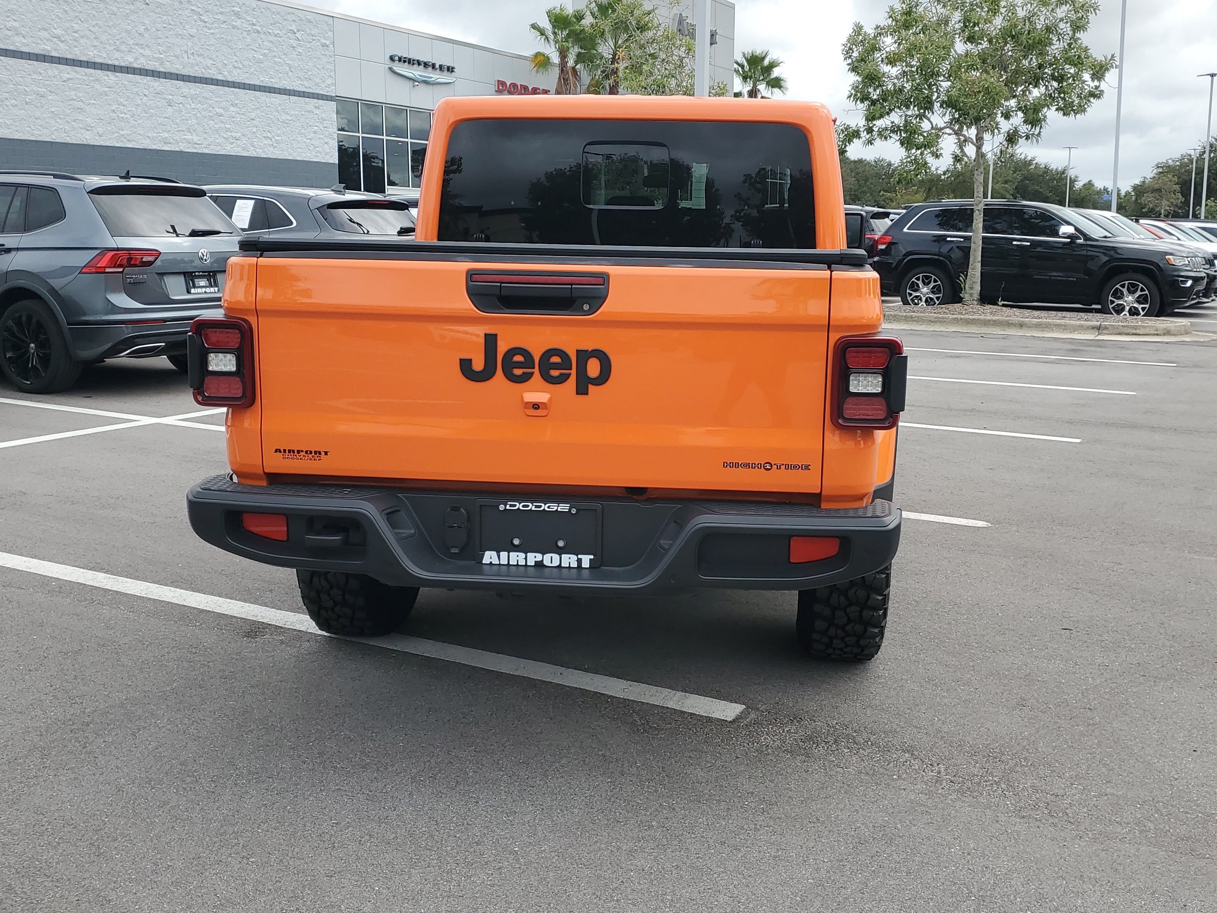 Used 2025 Jeep Gladiator Sport AWD/4WD image 7