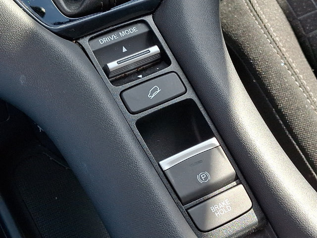 Used 2024 Honda HR-V LX image 23