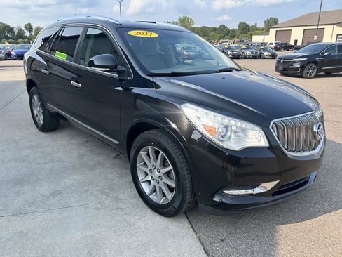 Used 2017 Buick Enclave Convenience FWD image 3