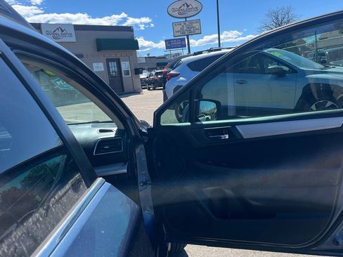 Used 2016 Subaru Outback 2.5i Premium image 11