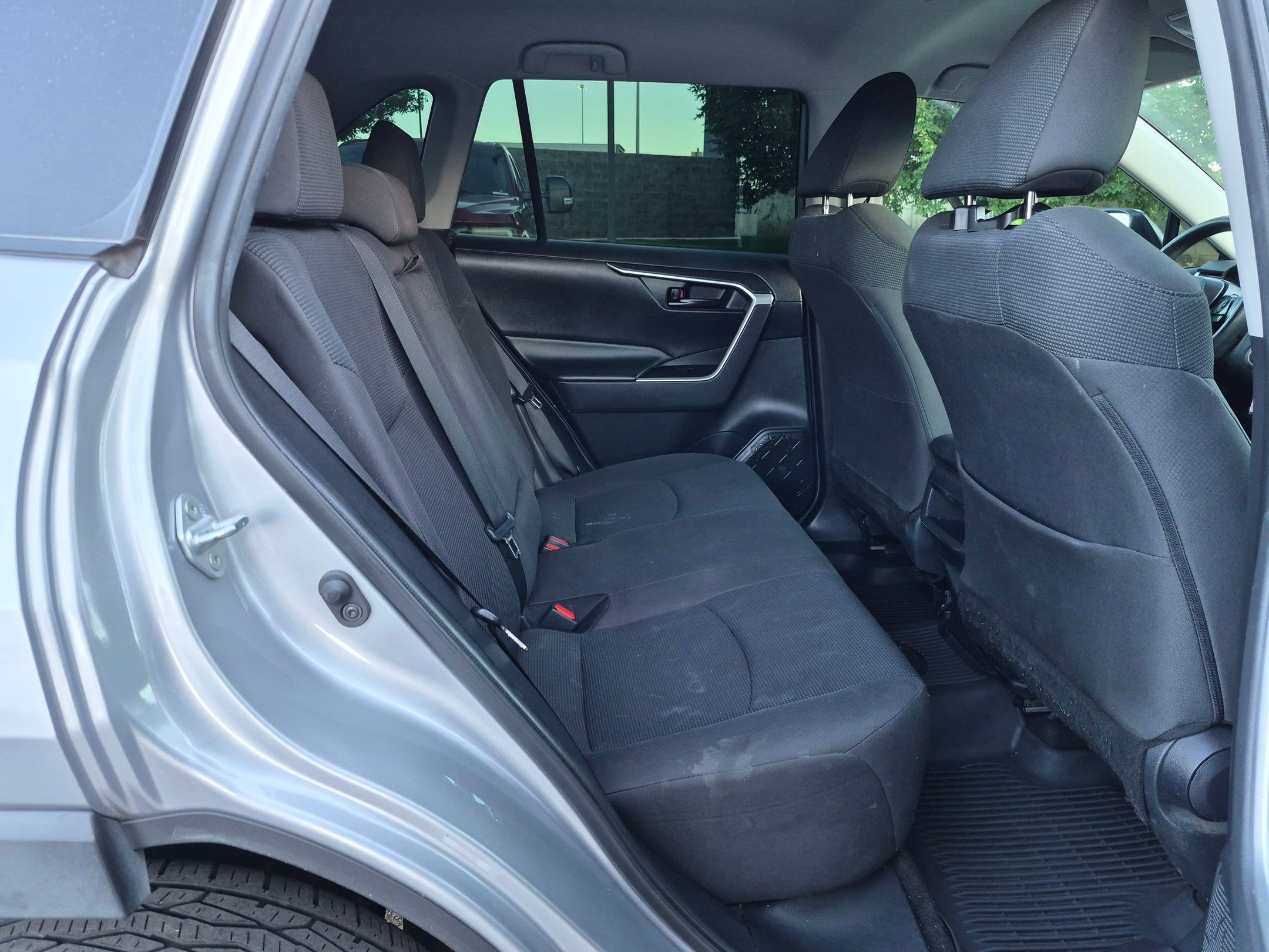Used 2019 Toyota RAV4 LE w/ All Weather Liner Package AWD/4WD image 30
