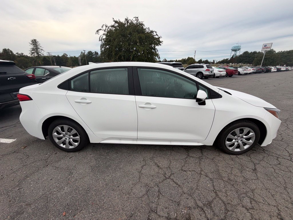 Used 2026 Toyota Corolla LE FWD image 8