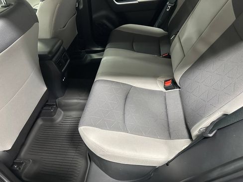Used 2025 Toyota RAV4 XLE AWD/4WD image 45