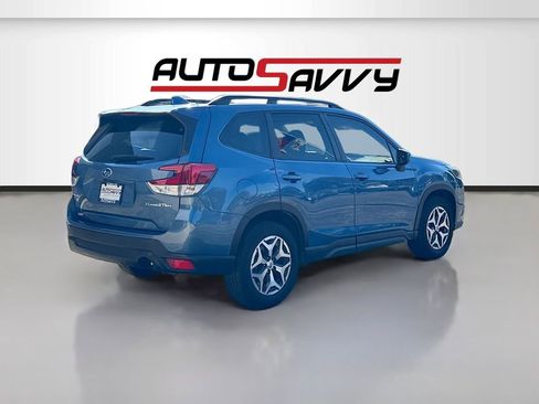 Used 2024 Subaru Forester Premium image 7