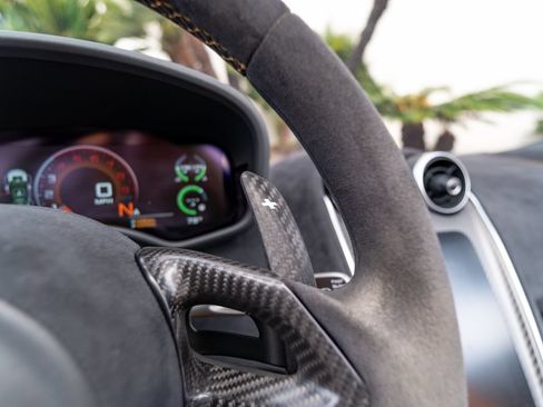 Used 2020 McLaren 600LT Spider RWD image 11