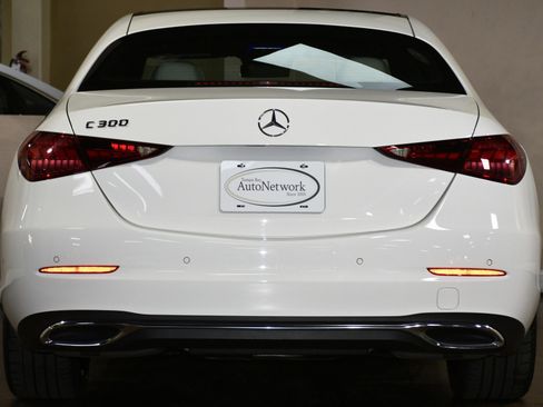 Used 2023 Mercedes-Benz C 300 Sedan image 2