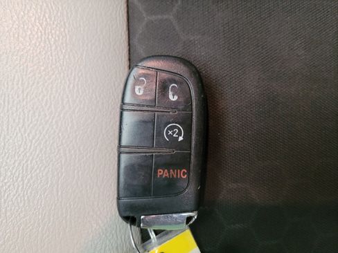 Used 2018 Jeep Compass Latitude w/ Popular Equipment Group FWD image 32