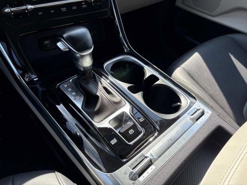 Used 2022 Kia Carnival SX image 32