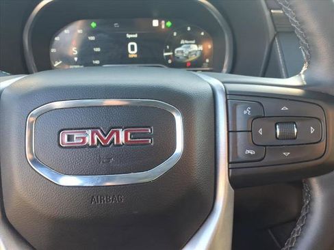 Used 2023 GMC Yukon SLT w/ SLT Luxury Package image 32