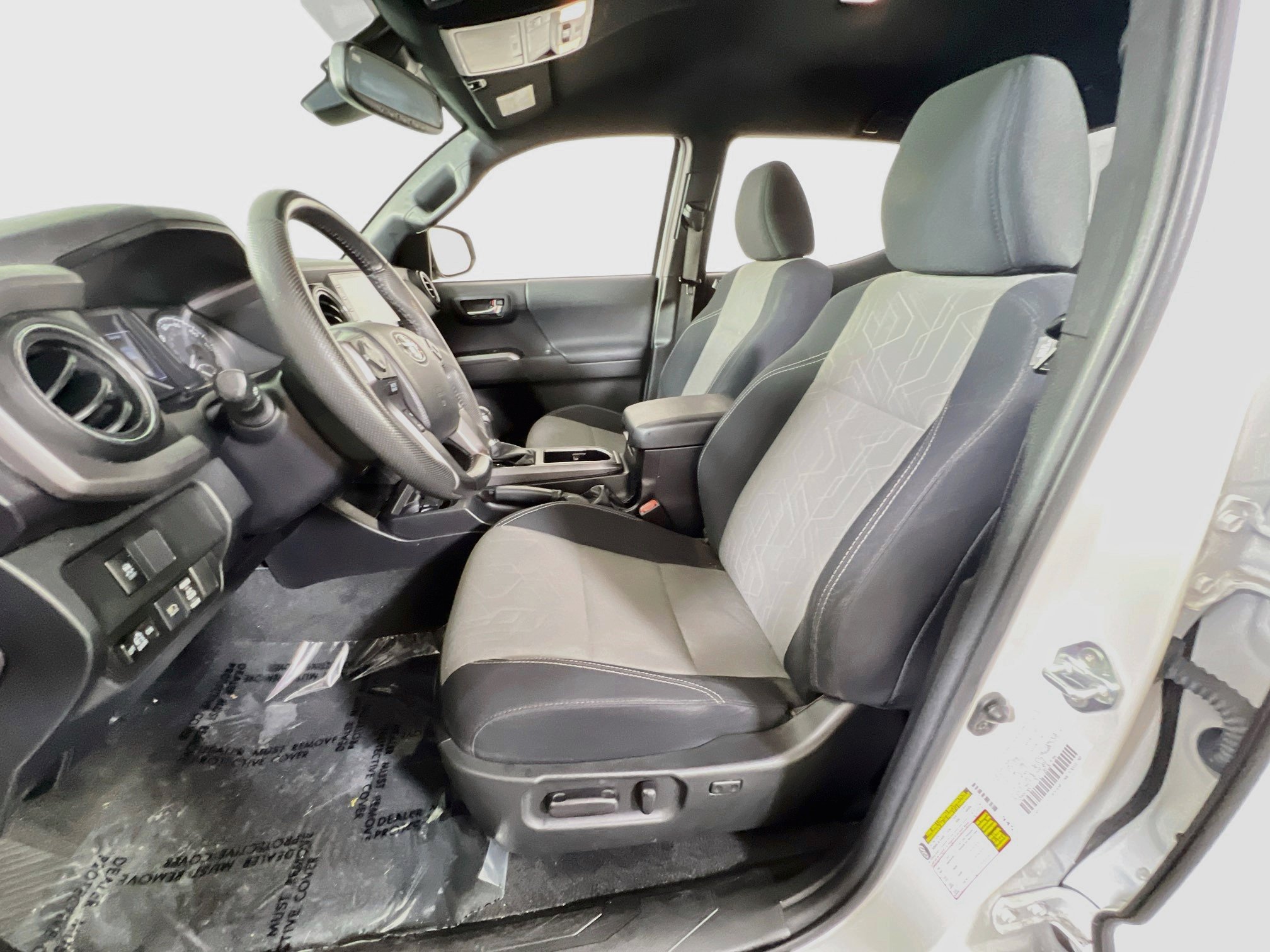 Used 2022 Toyota Tacoma TRD Sport AWD/4WD image 20