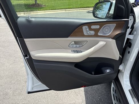 Used 2020 Mercedes-Benz GLS 450 4MATIC image 14