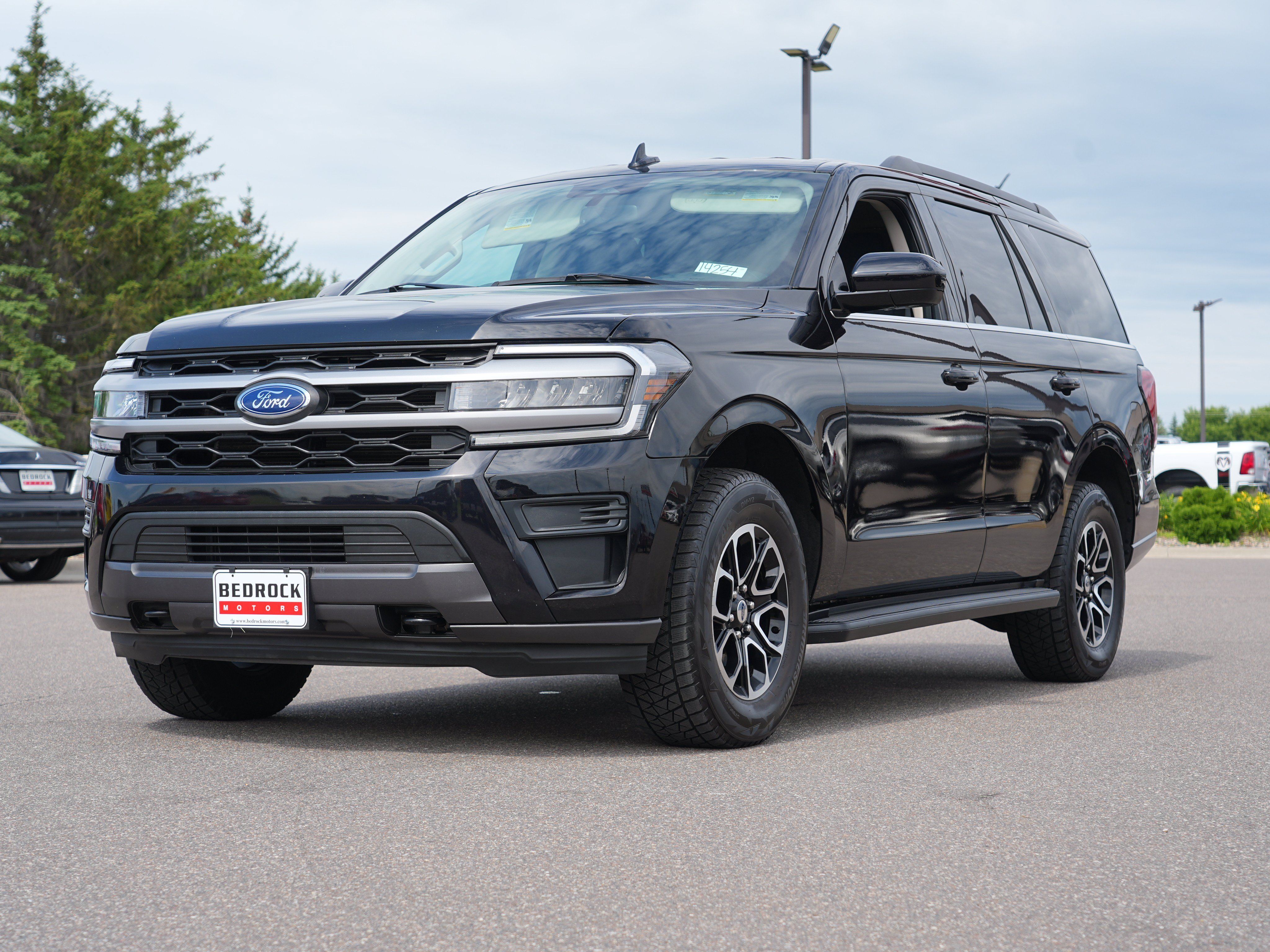 Used 2022 Ford Expedition XLT AWD/4WD image 7