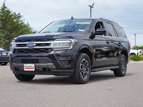Used 2022 Ford Expedition XLT AWD/4WD image 7