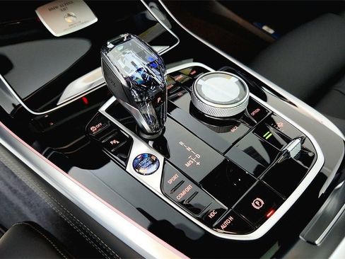 New 2026 BMW ALPINA XB7 image 13