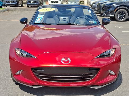 Used 2021 MAZDA MX-5 Miata Sport RWD image 2