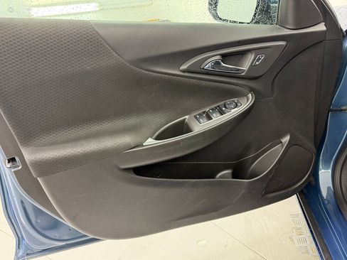 Used 2025 Chevrolet Malibu LT image 13