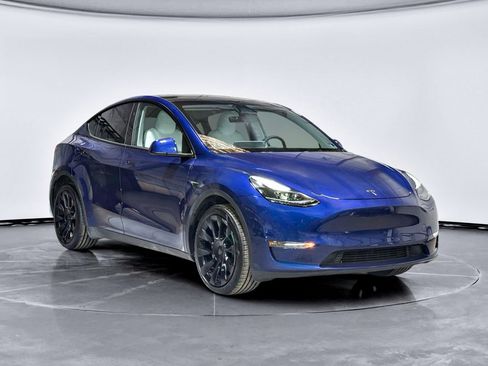 Used 2024 Tesla Model Y Long Range image 4