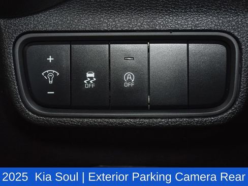 Used 2025 Kia Soul LX w/ LX Technology Package FWD image 9