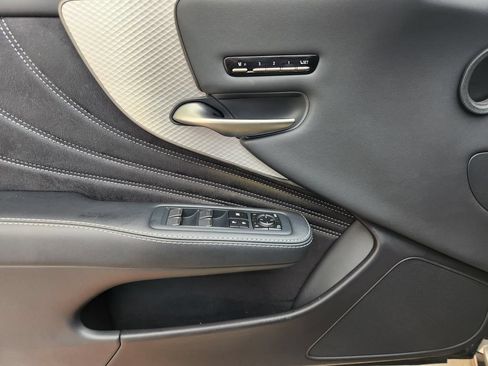 Used 2019 Lexus LS 500 F Sport w/ Accessory Package (Z2) RWD image 23