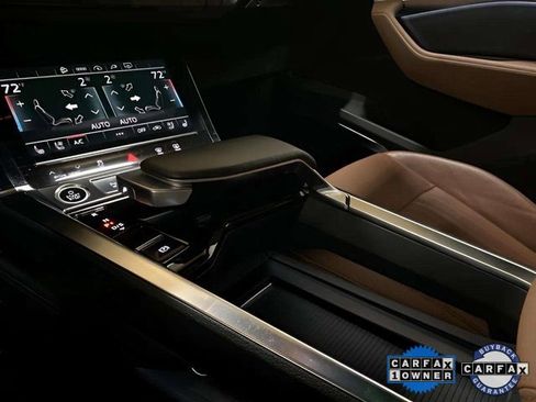 Used 2022 Audi e-tron Premium Plus w/ Premium Plus Package image 58