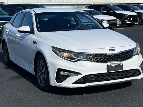 Used 2019 Kia Optima LX w/ LX 17" Wheel Package FWD image 2