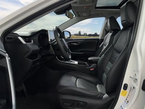 Certified 2021 Toyota RAV4 Limited AWD/4WD image 9