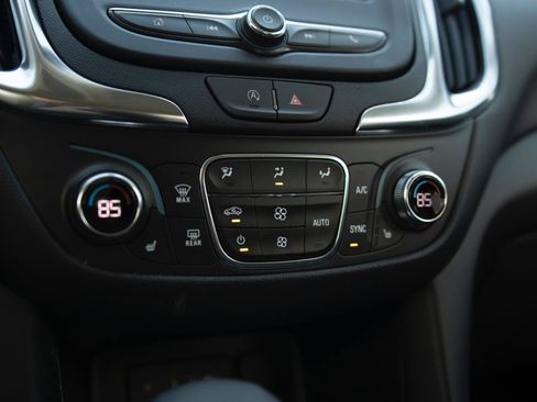 Used 2024 Chevrolet Equinox LT image 9