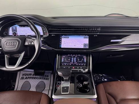 Used 2019 Audi Q8 Premium Plus w/ Premium Plus AWD/4WD image 32