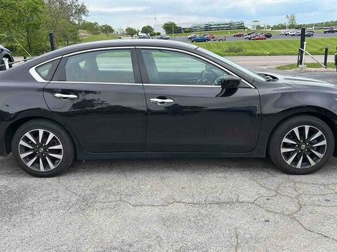 Used 2018 Nissan Altima 2.5 SV FWD image 1