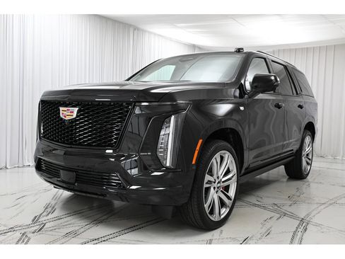 Certified 2026 Cadillac Escalade Sport w/ Touring Package AWD/4WD image 4