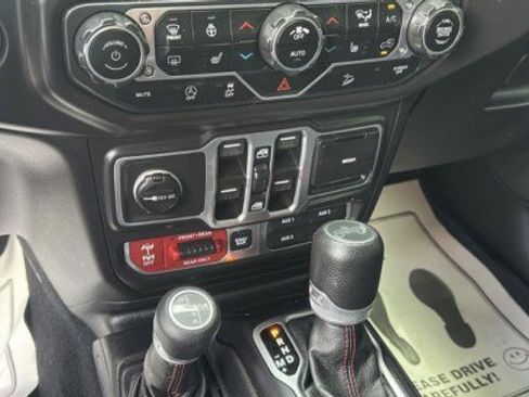 Used 2018 Jeep Wrangler Unlimited Rubicon AWD/4WD image 13