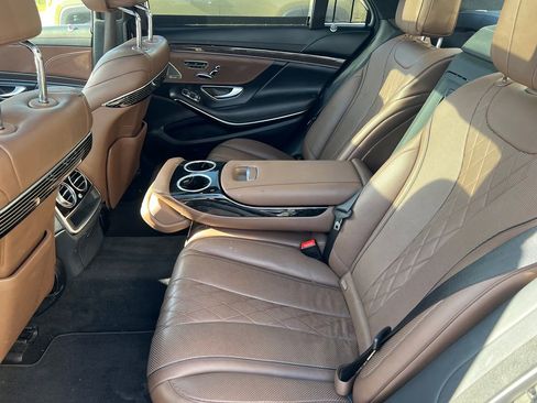 Used 2018 Mercedes-Benz S 560 Sedan w/ Premium Package image 5