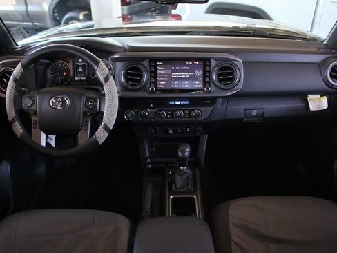Used 2022 Toyota Tacoma 4x4 Double Cab image 28