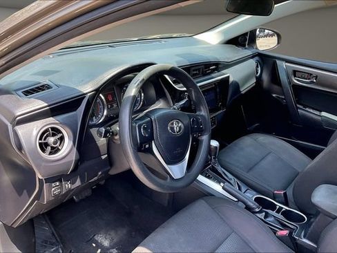 Used 2018 Toyota Corolla LE FWD image 12