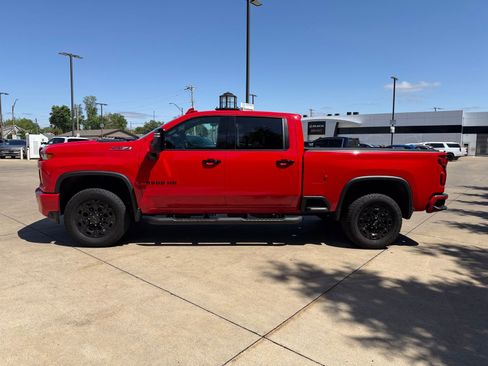 Used 2022 Chevrolet Silverado 2500 LTZ w/ LTZ Plus Package AWD/4WD image 8