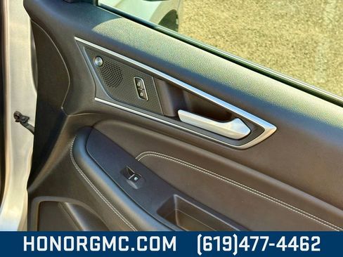 Used 2024 Ford Edge Titanium image 26