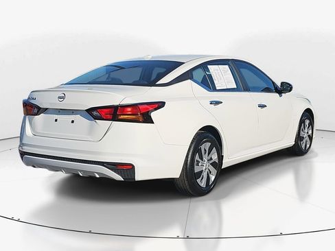 Used 2025 Nissan Altima 2.5 S image 5