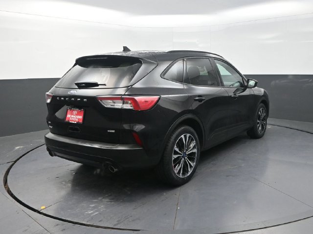 Used 2021 Ford Escape SE w/ SE Sport Appearance Package FWD image 8