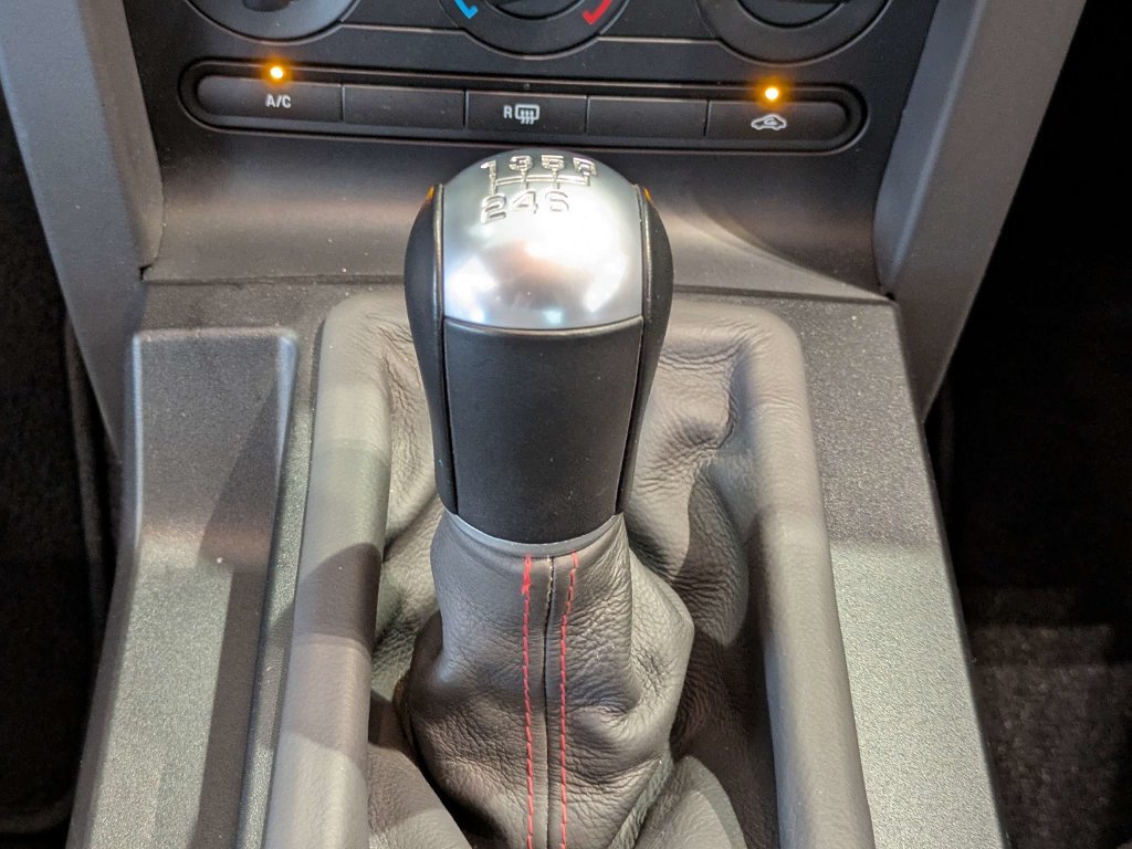 Used 2009 Ford Mustang Shelby GT500 RWD image 23