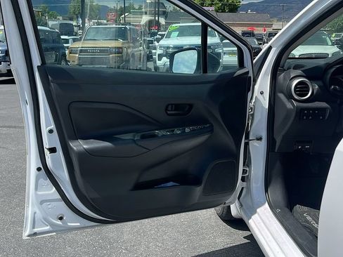 Used 2020 Nissan Versa S FWD image 9