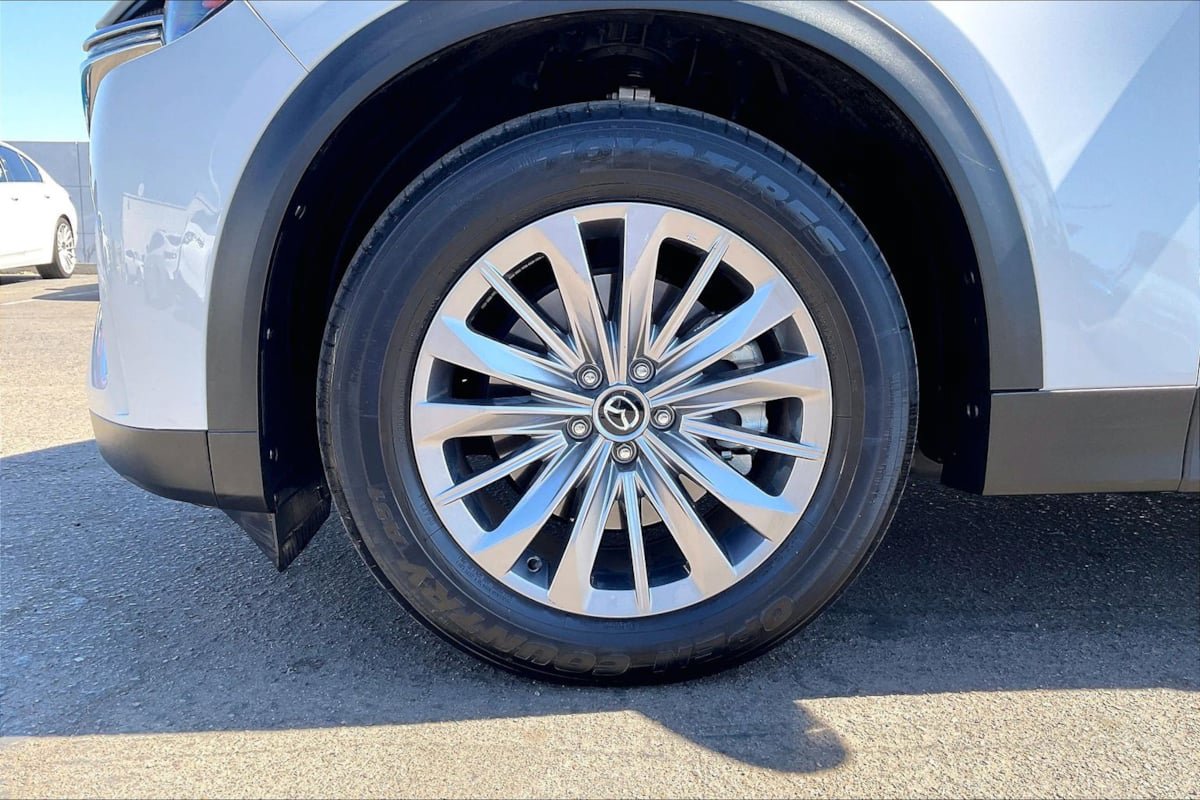 Used 2024 MAZDA CX-90 Plug-In Hybrid w/ Preferred AWD/4WD image 4